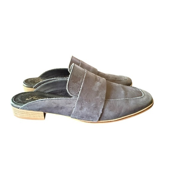 Free People Shoes - Free People At Ease Black Leather Mule /  Slides  Size 7.5